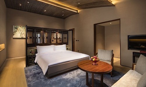 Phòng ngủ ấm cúng và sang trọng sang trọng